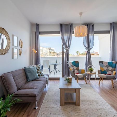 Livia Studio Apartment In Larnaca Esterno foto